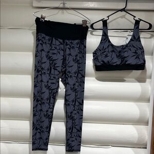 SHEIN Black Leaf-Print Gray Leggings with Matching Sports Bra